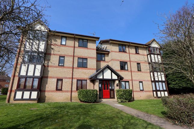 Woodland Grove, Epping CM16 2 bed ground floor flat for sale