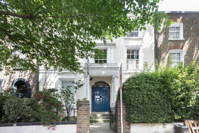 Camberwell Grove, Camberwell, SE5 3 bed flat for sale