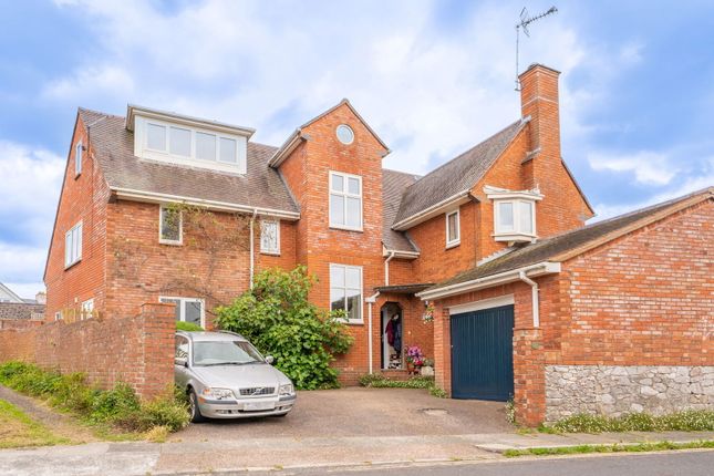 6 bedroom detached house for sale