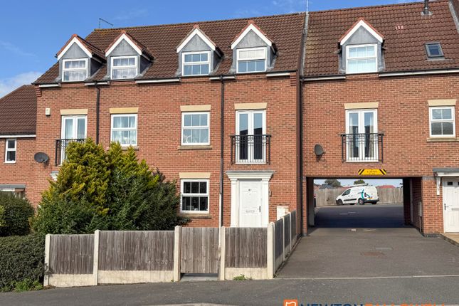Dale Crescent, 6 NG24 4 bed townhouse for sale
