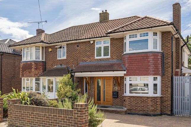 Hanworth Road, Hampton TW12 4 bed semi