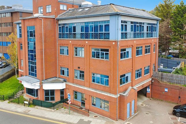 Wolsey Road, Hemel Hempstead HP2 1 bed flat for sale