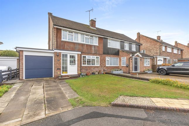 Hillfield Close, High Wycombe HP13 3 bed semi