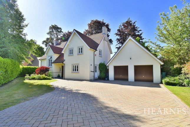 Badgers Walk, Ferndown, BH22 4 bed detached house for sale
