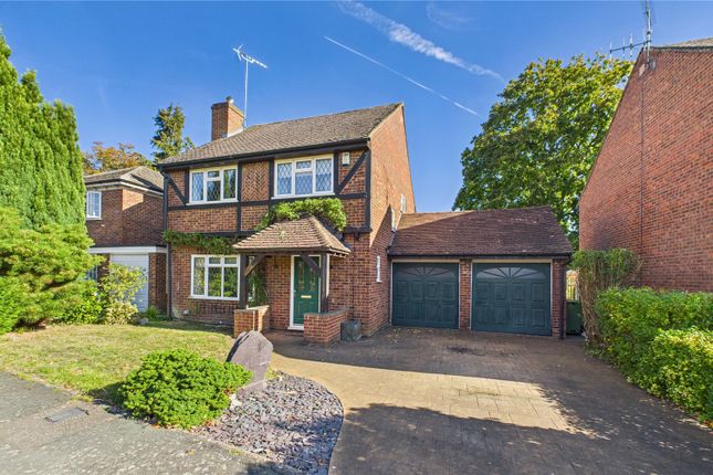 Newark Road, Surrey GU20 4 bed detached house for sale