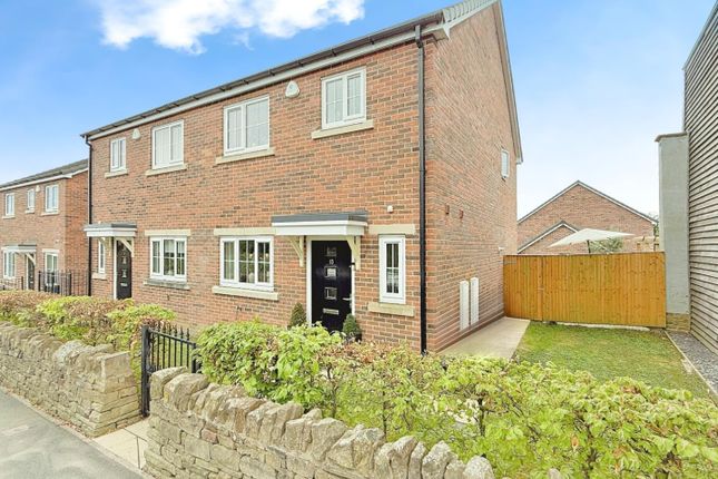 Lumby Lane, Pudsey, LS28 9JF 3 bed semi