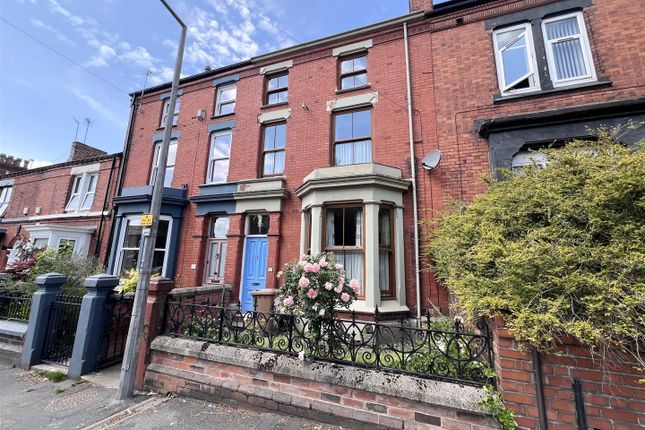 5 bedroom terraced house for sale