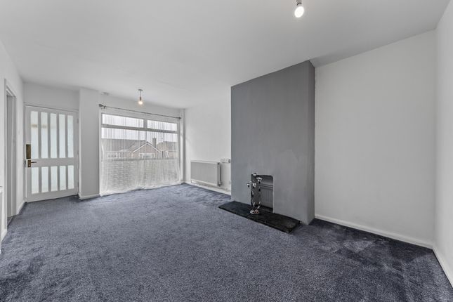 Scott Road, Wellingborough, NN8 3 bed semi