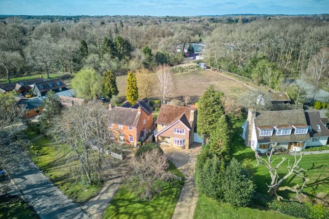 Bisley/West End Village, Surrey 3 bed detached house for sale