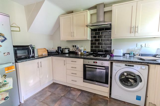 Ballerat Crescent, Heron Ridge... 3 bed semi