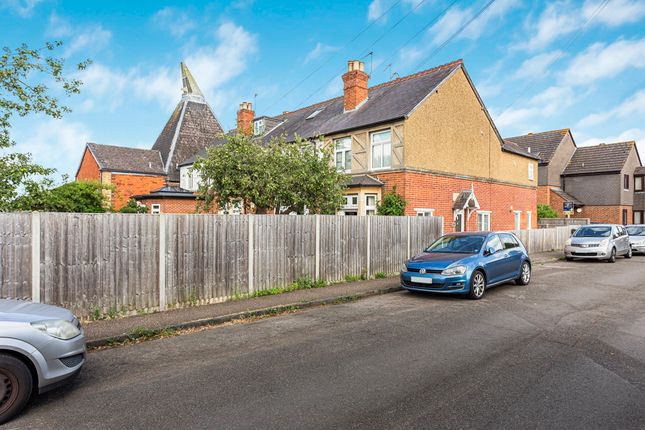 Runnemede Road, Egham, Surrey, TW20 1 bed apartment for sale