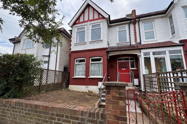 WOODGRANGE AVENUE, NORTH FINCHLEY, N12 4 bed end of terrace house for sale