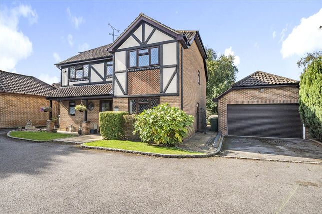 Windsor Gardens, Ash GU12 4 bed detached house for sale
