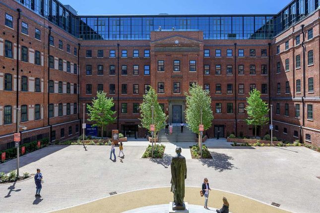 Memorial Avenue, Slough SL1 1 bed apartment for sale