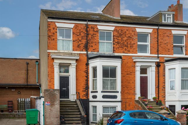 Bannister Street, Withernsea 5 bed end of terrace house for sale