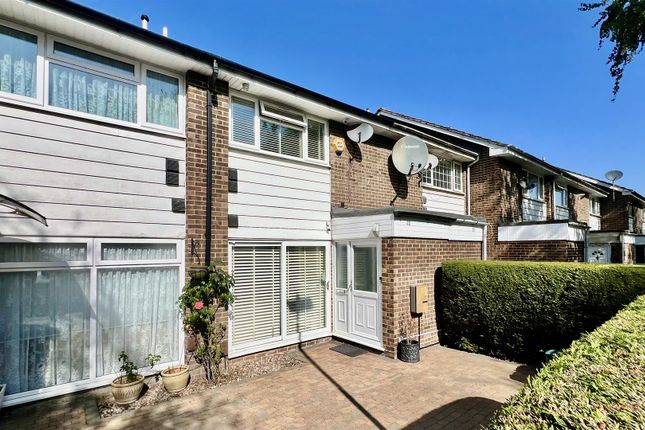 Clark Way, Heston TW5 3 bed terraced house for sale