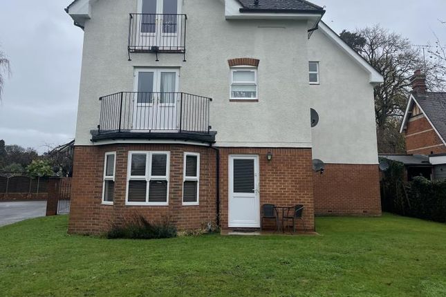 Camberley,  Surrey,  GU15 2 bed flat for sale