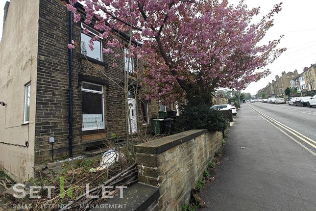 Newsome Road, Huddersfield 3 bed end of terrace house for sale