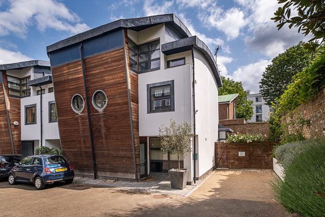 4 bedroom mews property for sale