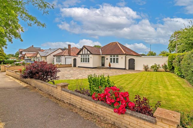 Stanley Avenue, St. Albans 3 bed detached bungalow for sale