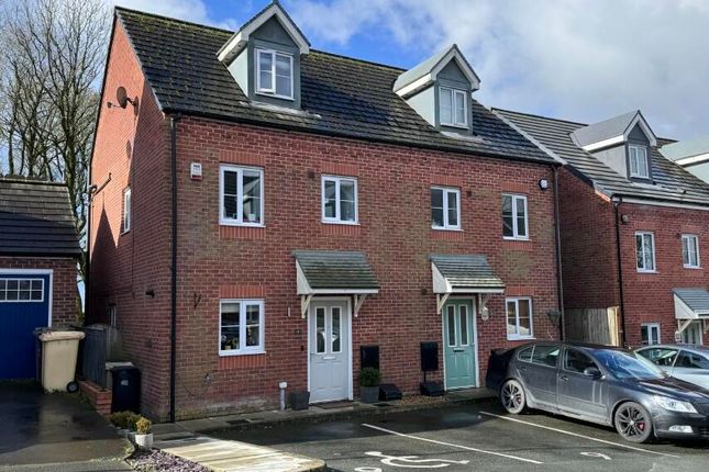 3 bedroom town house for sale