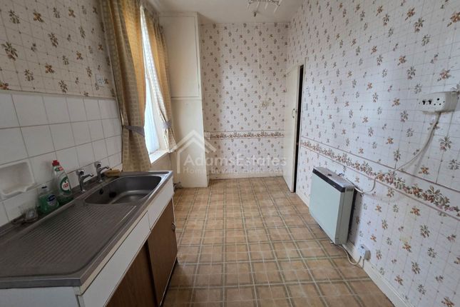 Kimberley Street, Thornhill Lees 2 bed terraced house for sale