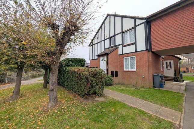 Windermere Close, Feltham, TW14 2 bed end of terrace house for sale