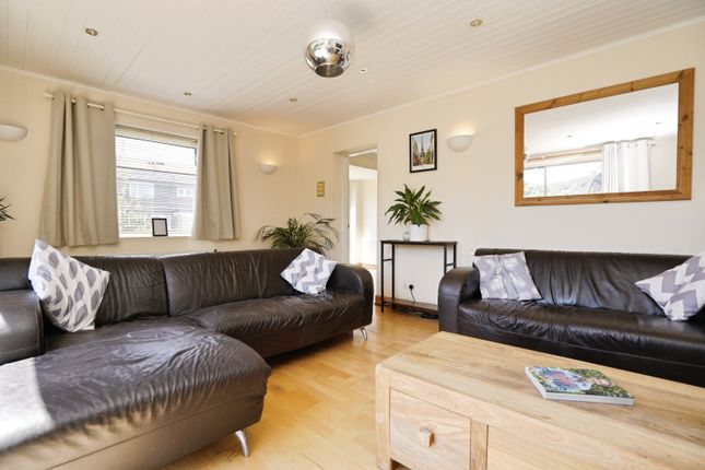 3 bed semi-detached house