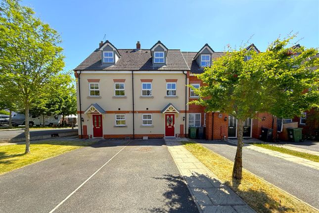 3 bedroom town house for sale