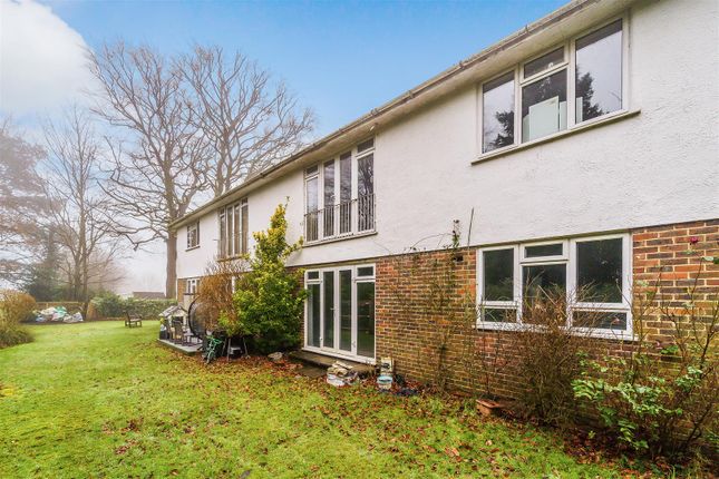 Courtlands Crescent, Banstead 2 bed apartment for sale