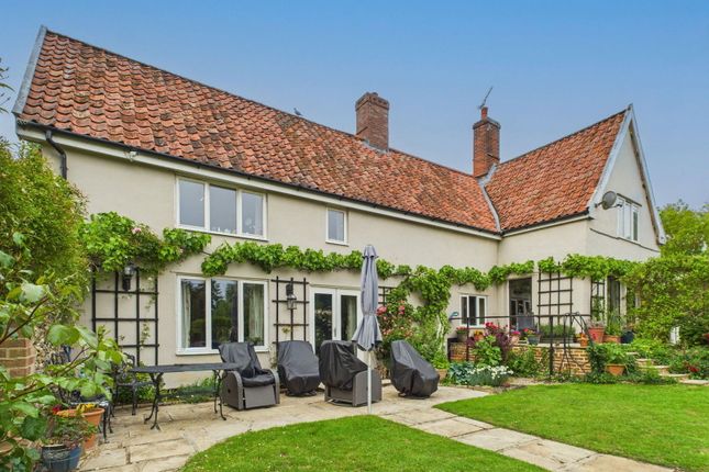 Grove Farm, Cretingham, Suffolk 5 bed link detached house for sale