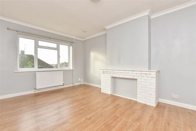 Ryebridge Close, Leatherhead, Surrey 2 bed maisonette for sale