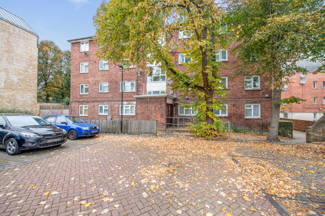 3 bedroom flat for sale