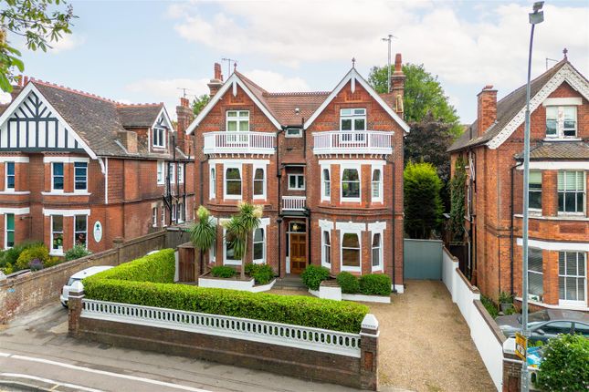 8 bedroom house for sale