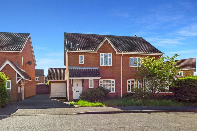Landcliffe Close, St Ives... 3 bed semi