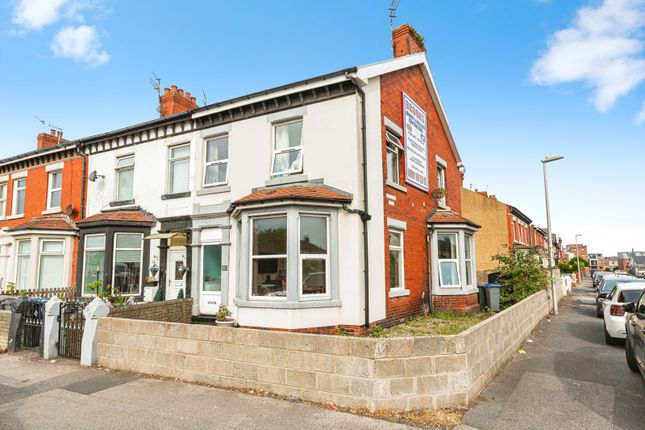 5 bedroom end of terrace house for sale