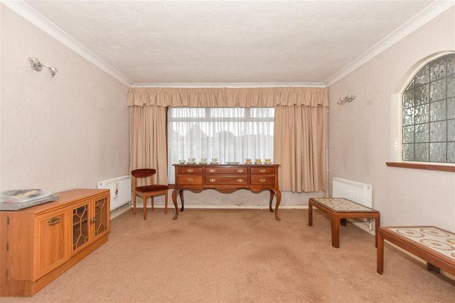 3 bed semi-detached bungalow