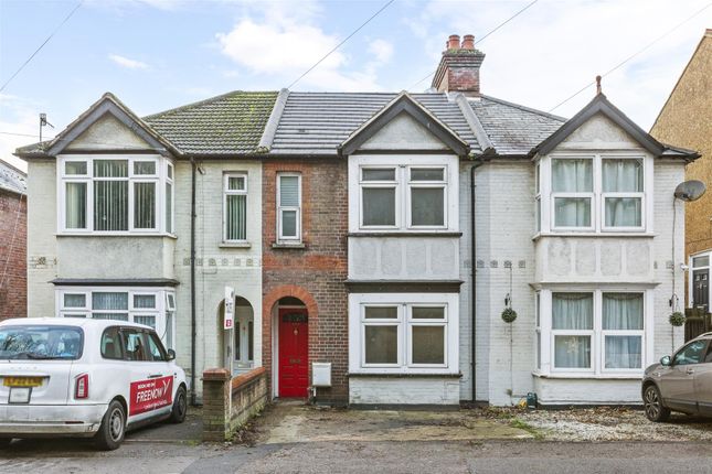 Hughenden Road, High Wycombe HP13 3 bed terraced house for sale