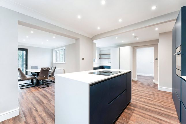 3 bed detached house
