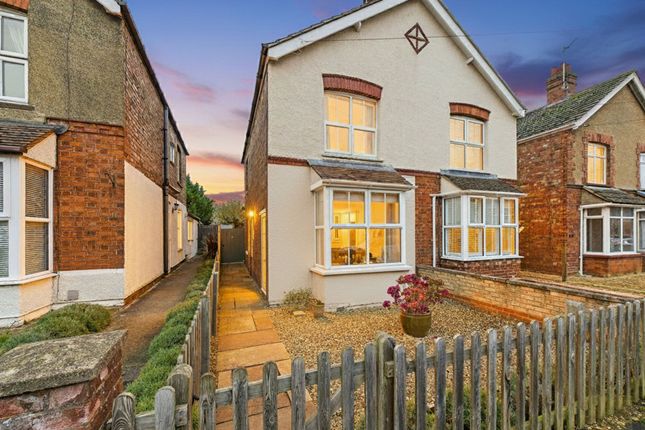 Doughty Street, Stamford PE9 3 bed semi