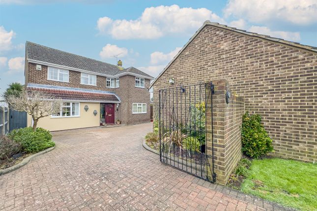 Buckingham Road, Hockley SS5 4 bed detached house for sale