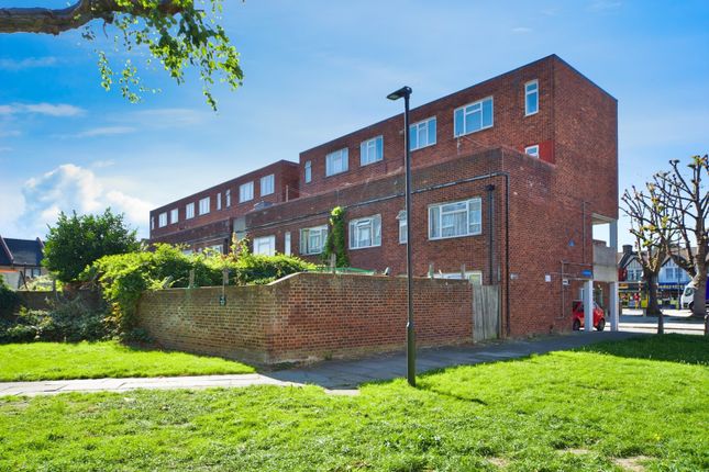 3 bedroom flat for sale