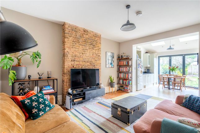 Rydal Road, London, SW16 3 bed apartment for sale
