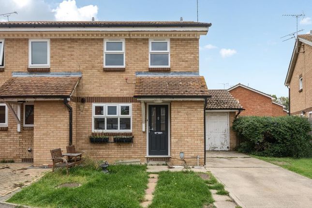 Savernake Road,  Aylesbury,  HP19 3 bed semi
