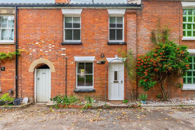White Lion Road, Coltishall 2 bed cottage for sale