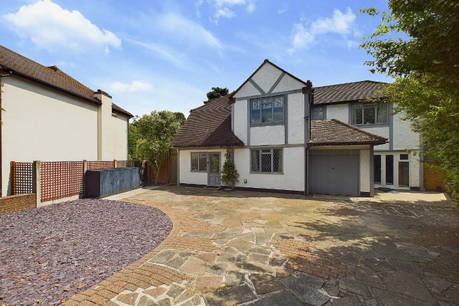 4 bed detached house
