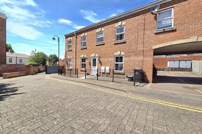 Chillingworth Mews, Gloucester 3 bed terraced house for sale