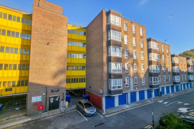 The Limes, 3 Congleton Grove... 2 bed flat for sale