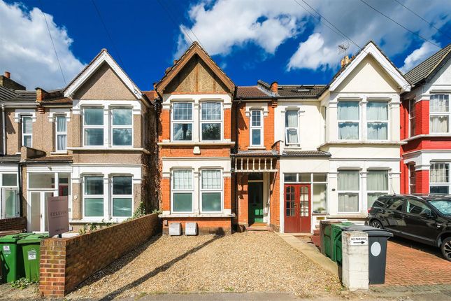 Dyson Road, Leytonstone 2 bed flat for sale