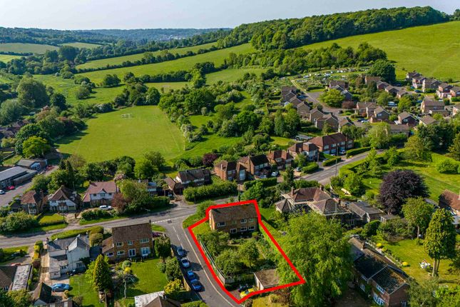 Coombe Lane, High Wycombe HP14 4 bed detached house for sale